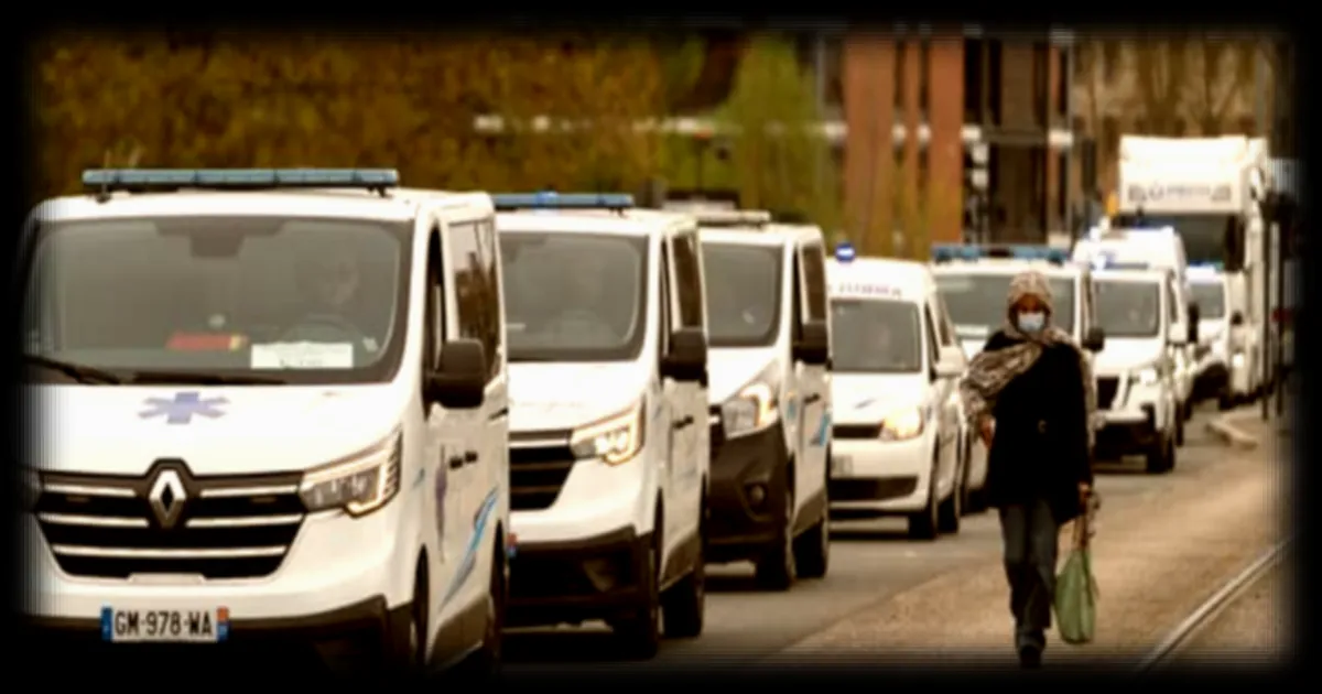 Trois ambulanciers arrêtés après un contrôle devant l'hôpital de Clichy: deux sous stupéfiants, un autre recherché pour de la prison ferme