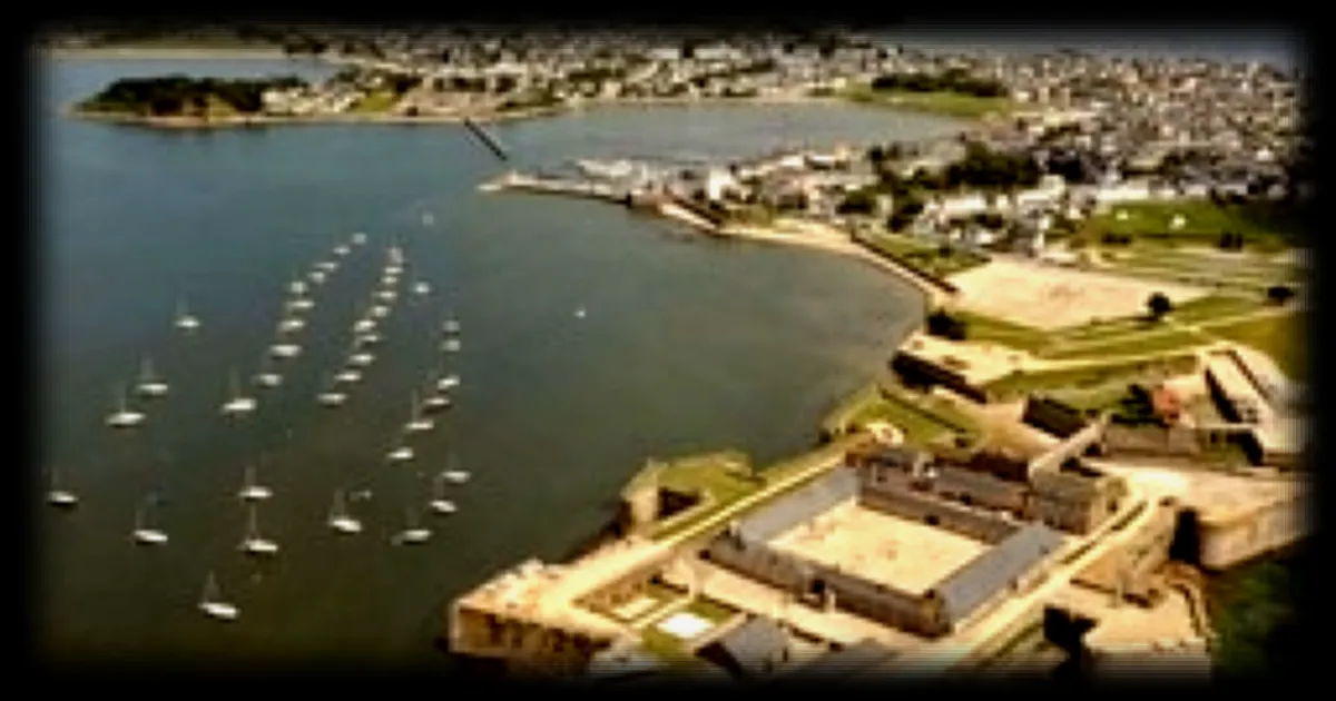 Trois cités bretonnes d’exception à découvrir cet été : Malestroit, Port-Louis et Pont-Scorff