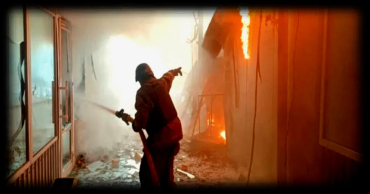 Ukraine: au moins six morts dans des frappes russes, dont cinq sur un marché à Nikopol