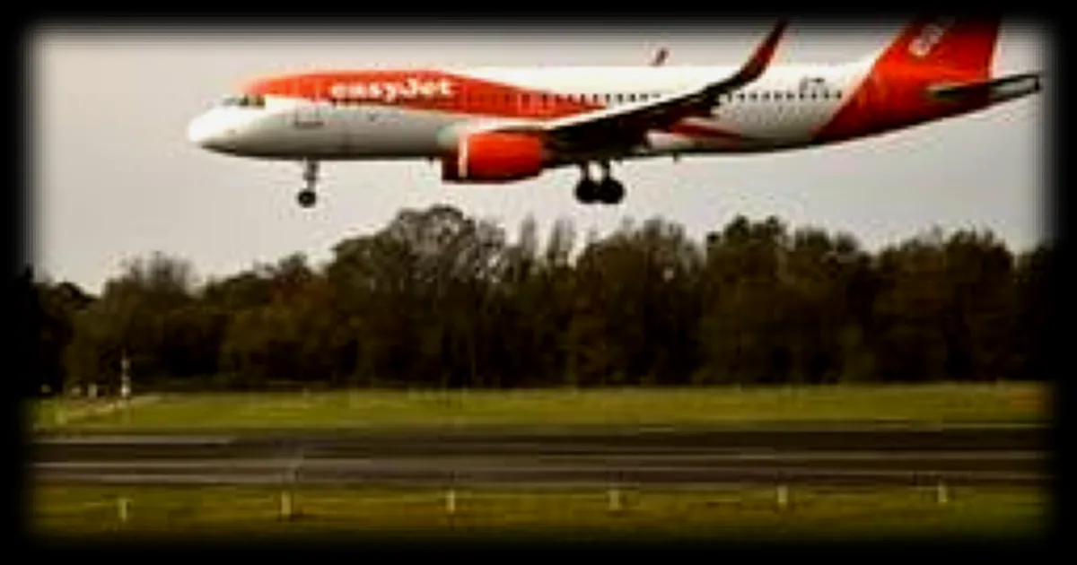 Un atterrissage perturbé à l'aéroport d'Orly après des tirs de mortier d'artifice