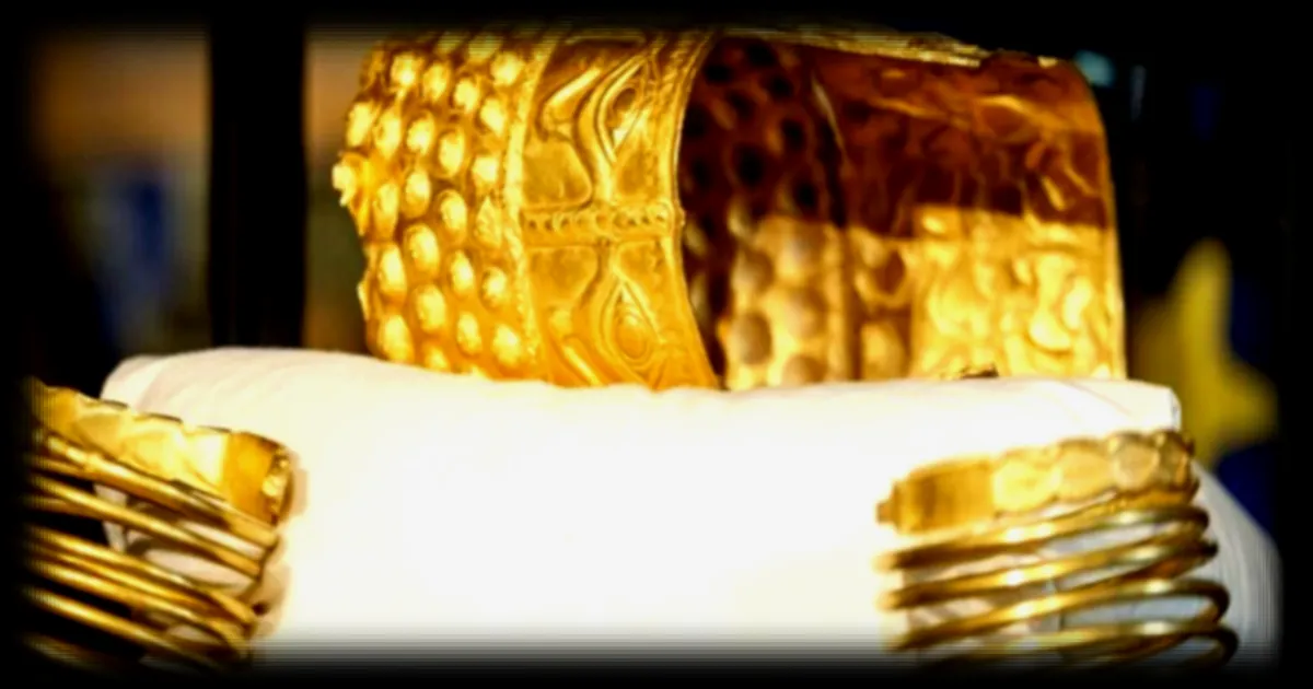 Un casque d'or roumain vieux de 2500 ans retrouve après avoir été volé aux Pays-Bas