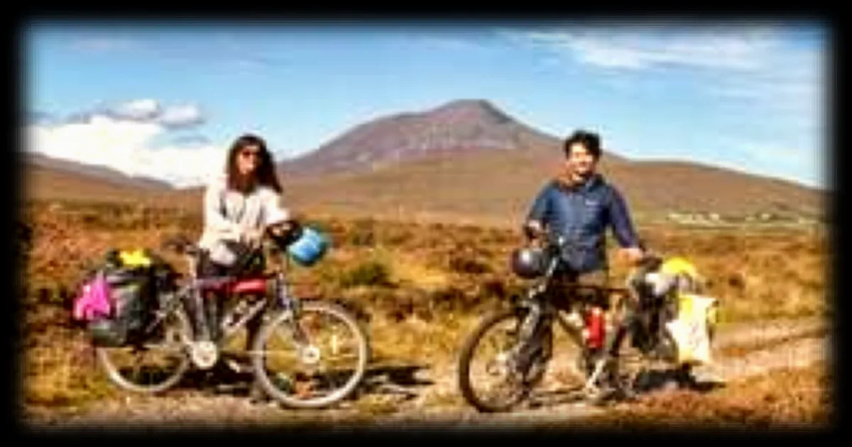 Un couple passionné de voyage choisit de ne plus prendre l'avion pour réduire son empreinte carbone