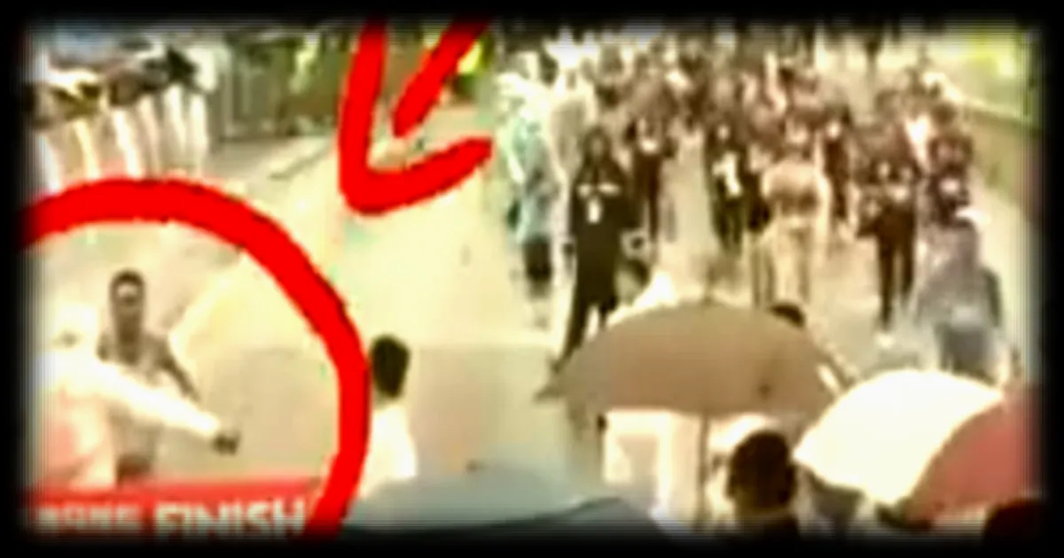 Un coureur de marathon éjecté du parcours juste avant la ligne d'arrivée en Chine