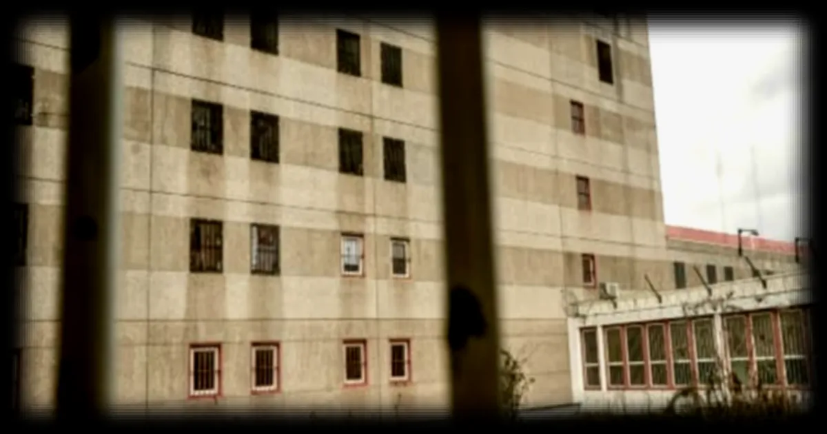 Un détenu évadé lors d'une sortie culturelle au musée du Louvre interpellé au Sénégal