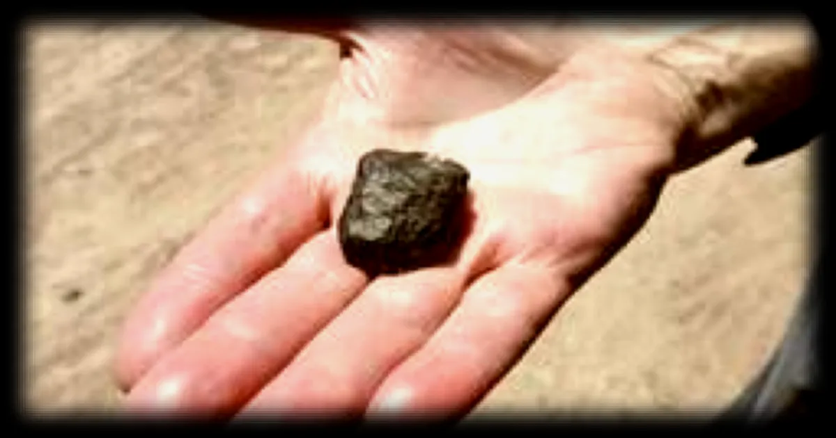 Un fragment de météorite traverse le toit d'une maison au Texas : un phénomène rare observé près de Houston