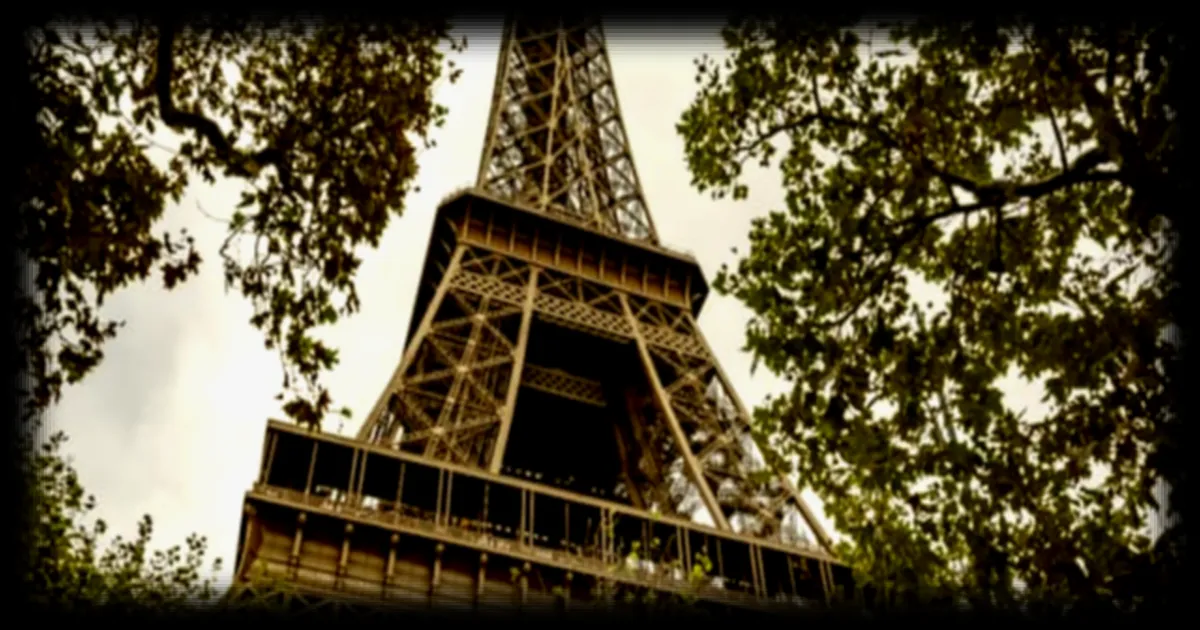 Un fragment rare de la Tour Eiffel datant de 1889 mis aux enchères pour 120.000 à 150.000 euros