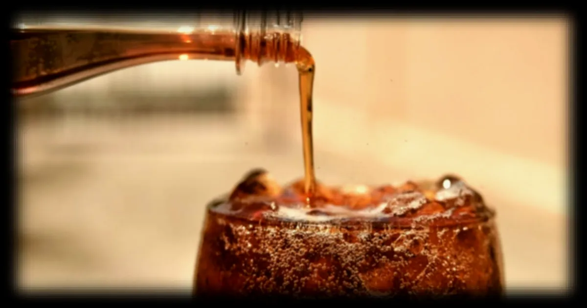 Un gastro-entérologue alerte sur la présence d'un dérivé du goudron dans le Coca Light®