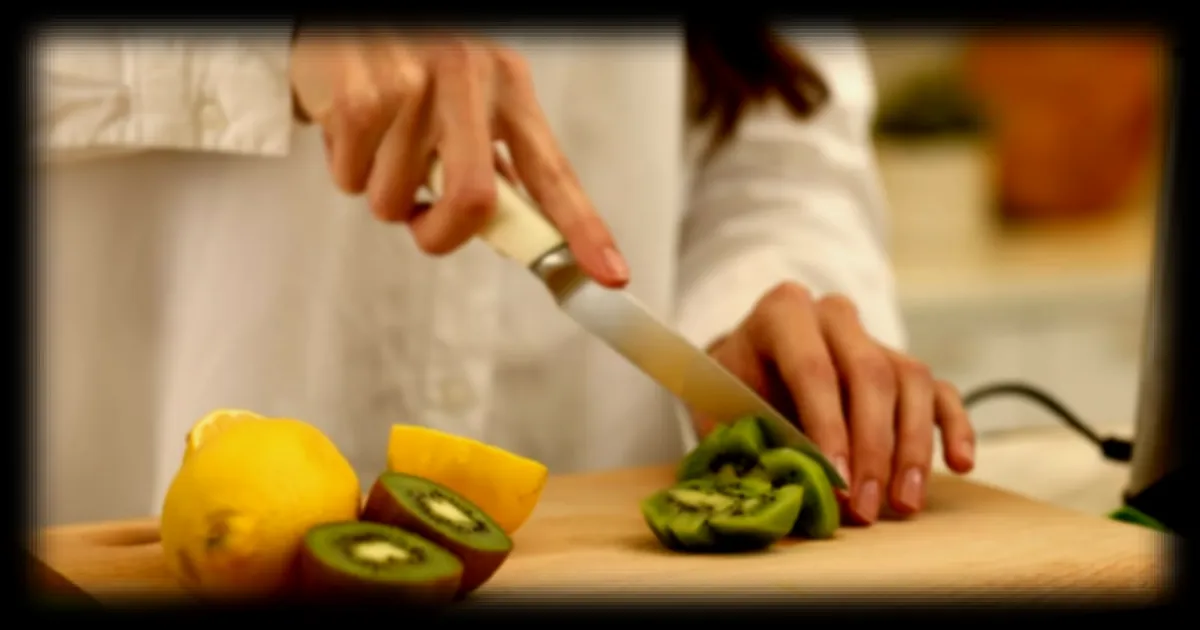 Un gastro-entérologue recommande le kiwi avant le coucher pour améliorer le sommeil et la digestion