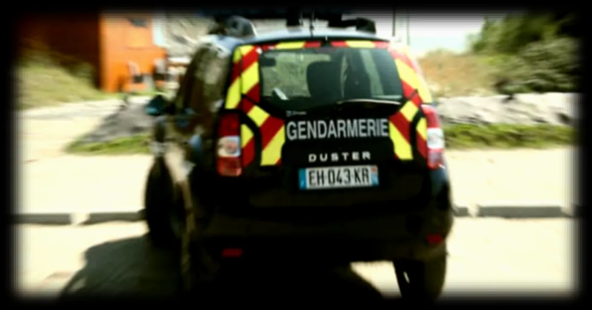Un gérant d'auto-école contrôlé sans permis de conduire lors d'un examen à Tillé, une procédure judiciaire en cours