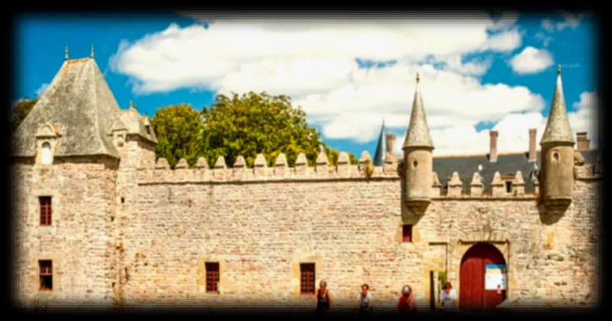 Un gradin s'effondre avant un spectacle dans un château de Bretagne, 16 personnes blessées