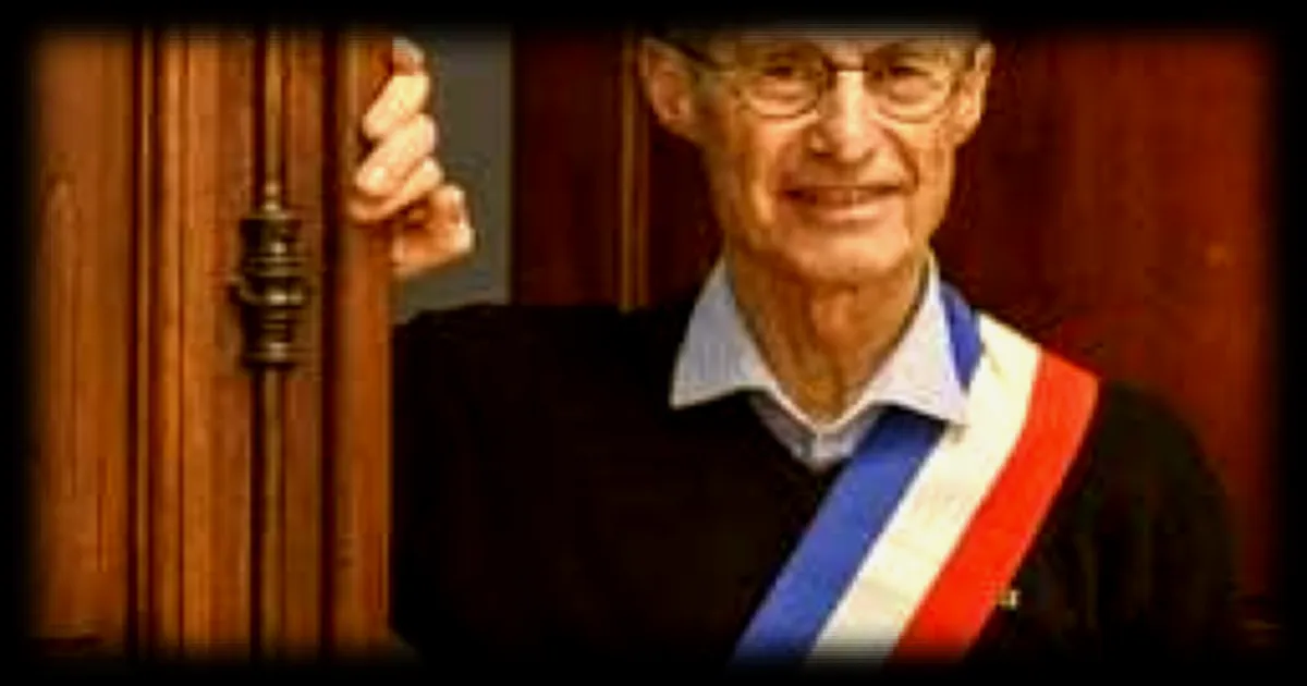 Un maire normand passe la main après quarante-trois ans de service