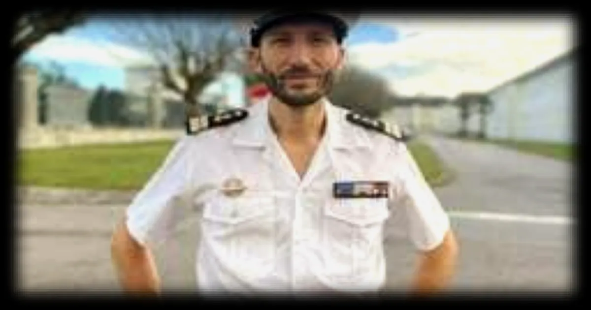 Un marin au commandement d'un sous-marin : le capitaine de frégate Owen