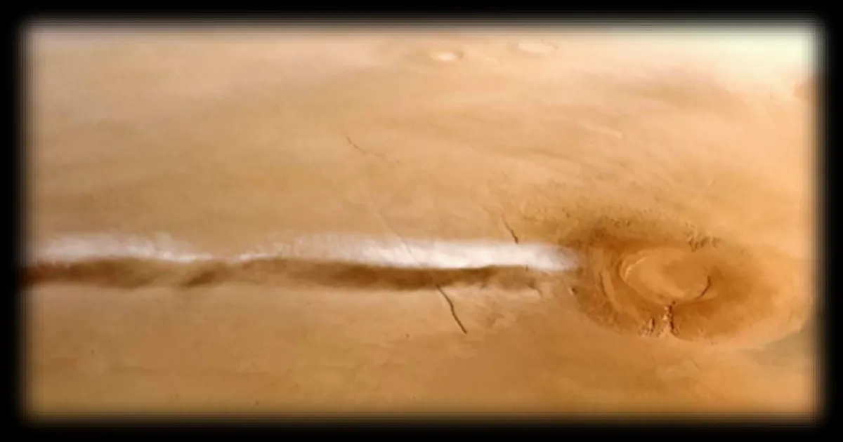 Un nuage géant sur Mars défie les explications scientifiques