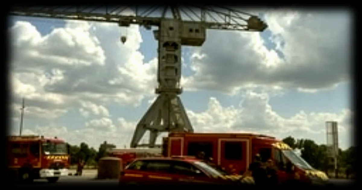 Un père menace de mettre fin à ses jours au sommet d'une grue grise à Nantes