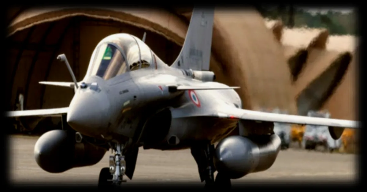 Un pilote de Rafale sauve un avion privé en détectant une fuite de carburant lors d'un entraînement