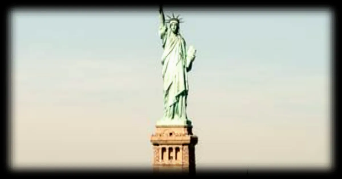 Un spectacle son et lumière inédit célèbre la statue de la Liberté pour les 250 ans des États-Unis