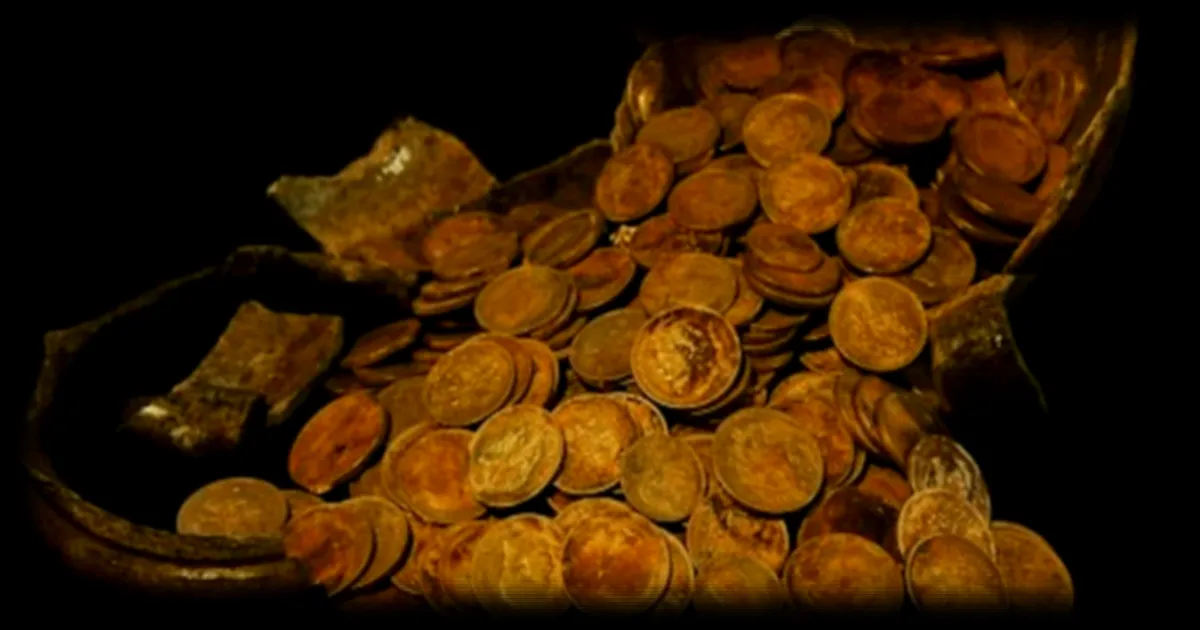 Un trésor de 409 pièces d'or de l'Empire russe découvert sous une maison à Torzhok
