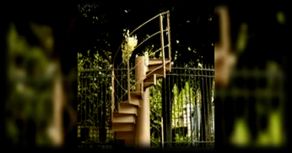 Un tronçon de l’escalier original de la Tour Eiffel mis aux enchères ce jeudi à Paris