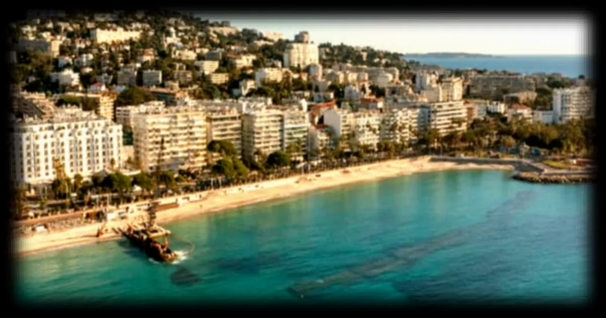 Une centrale de thalassothermie en construction à Cannes pour chauffer et rafraîchir les palaces de la Croisette avec de l'eau de mer