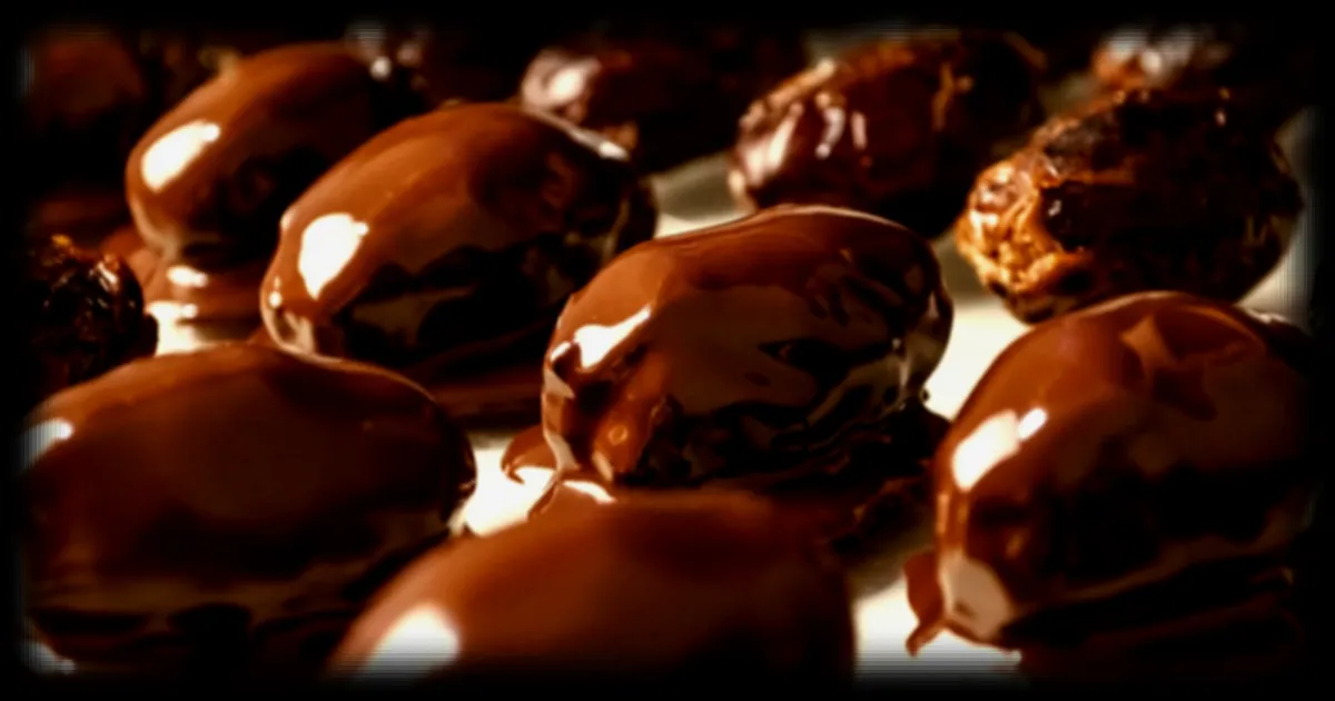 Une collation anti-stress à base de chocolat, dattes et beurre d’amande : la recette d’une diététicienne