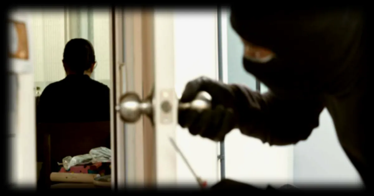Une nouvelle technique de cambriolage inquiète la France : le « trou d'homme »