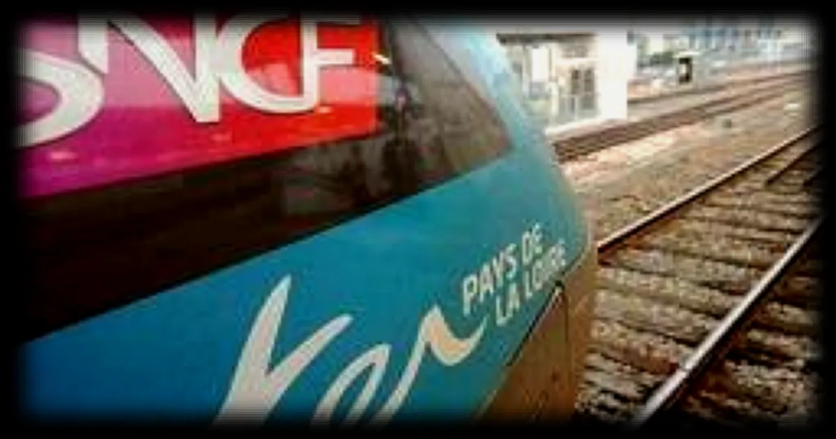 Une personne heurtée par un train à un passage à niveau en Sarthe, le trafic interrompu entre Alençon et Le Mans