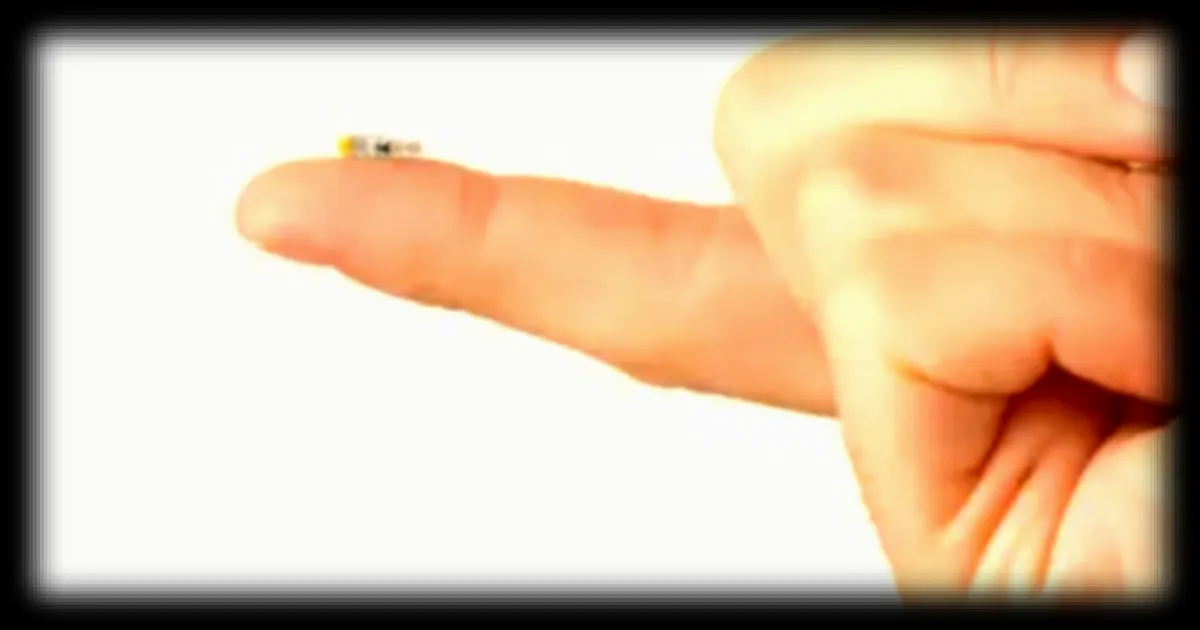 Une start-up française révolutionne la neurochirurgie avec un robot de la taille d'un grain de riz