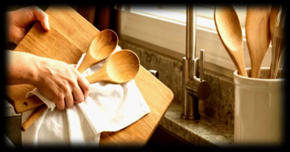 Ustensiles en bois : l'importance du séchage après le lavage pour éviter les microbes et les mauvaises odeurs