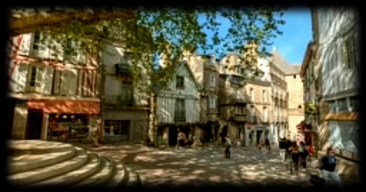 Vannes, entre patrimoine médiéval et paysages marins : une escapade bretonne à deux visages