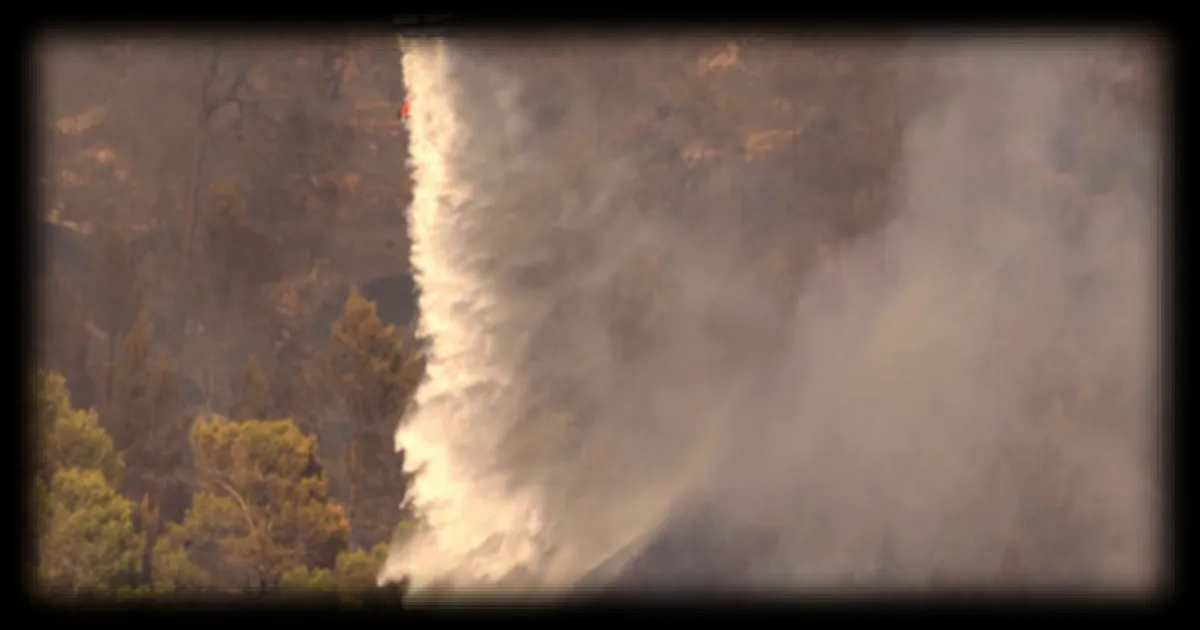 Var : l'incendie qui ravage près de 2 000 hectares reste stable, annonce le préfet