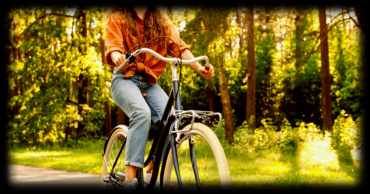 Vélo ou marche : quel exercice favorise le plus la perte de poids selon un entraîneur ?