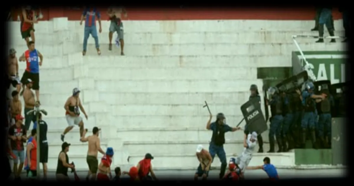 Violences lors du Clasico au Paraguay : affrontements entre supporters et forces de l'ordre, plusieurs blessés signalés