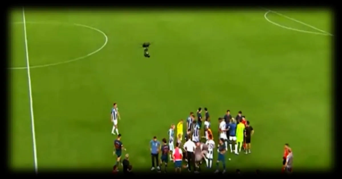 Violent tacle de Gaya sur Elanga, bagarre générale : l'incident qui a enflammé le match amical Valence-Newcastle