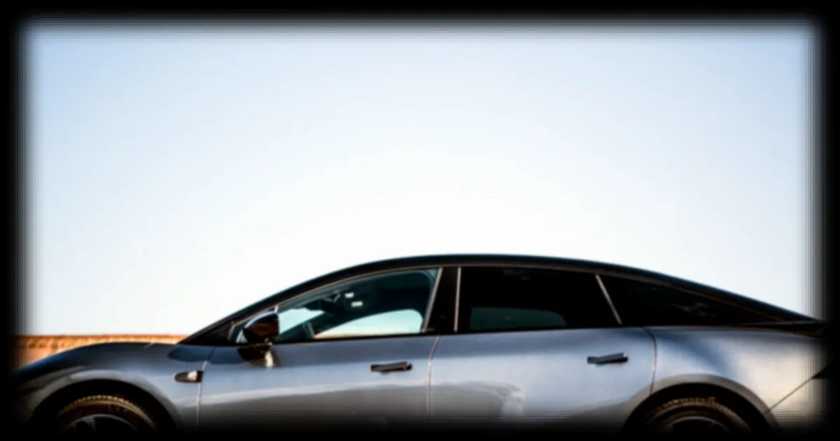 Xpeng P7+ : une alternative abordable à la Tesla Model S pour les taxis et VTC