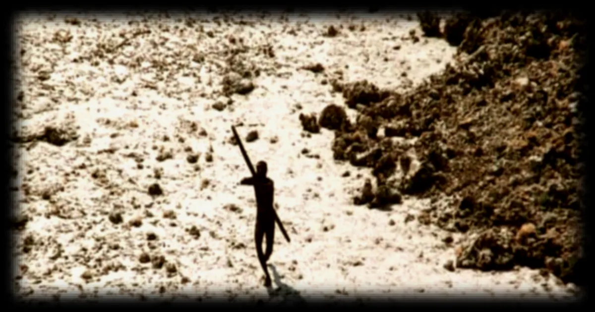 Youtubeur américain arrêté en Inde après avoir approché une tribu isolée avec des offrandes, risque jusqu'à cinq ans de prison