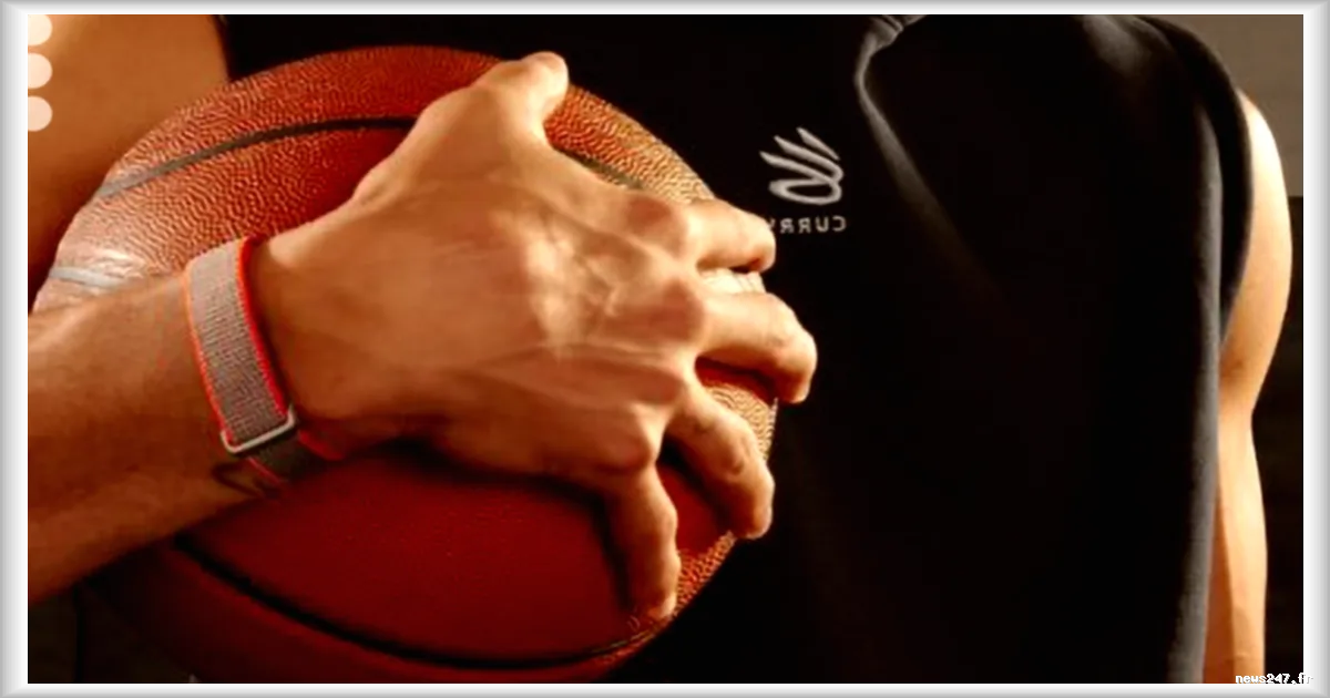 Stephen Curry présente un mystérieux bracelet connecté conçu avec Google