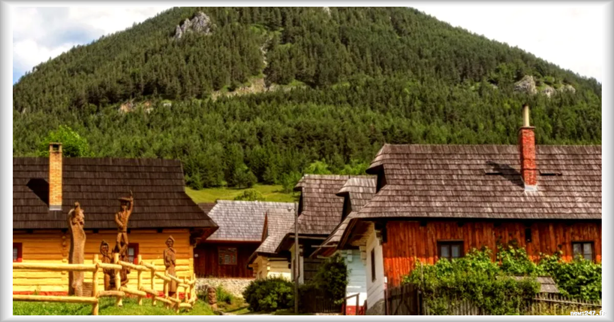Surtourisme à Vlkolinec : un village slovaque classé à l'Unesco confronté à l'afflux de 100 000 visiteurs par an