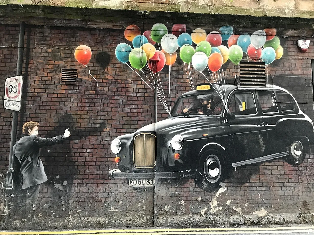 Tags néonazis à La Flèche : une enquête ouverte après la découverte de dessins haineux