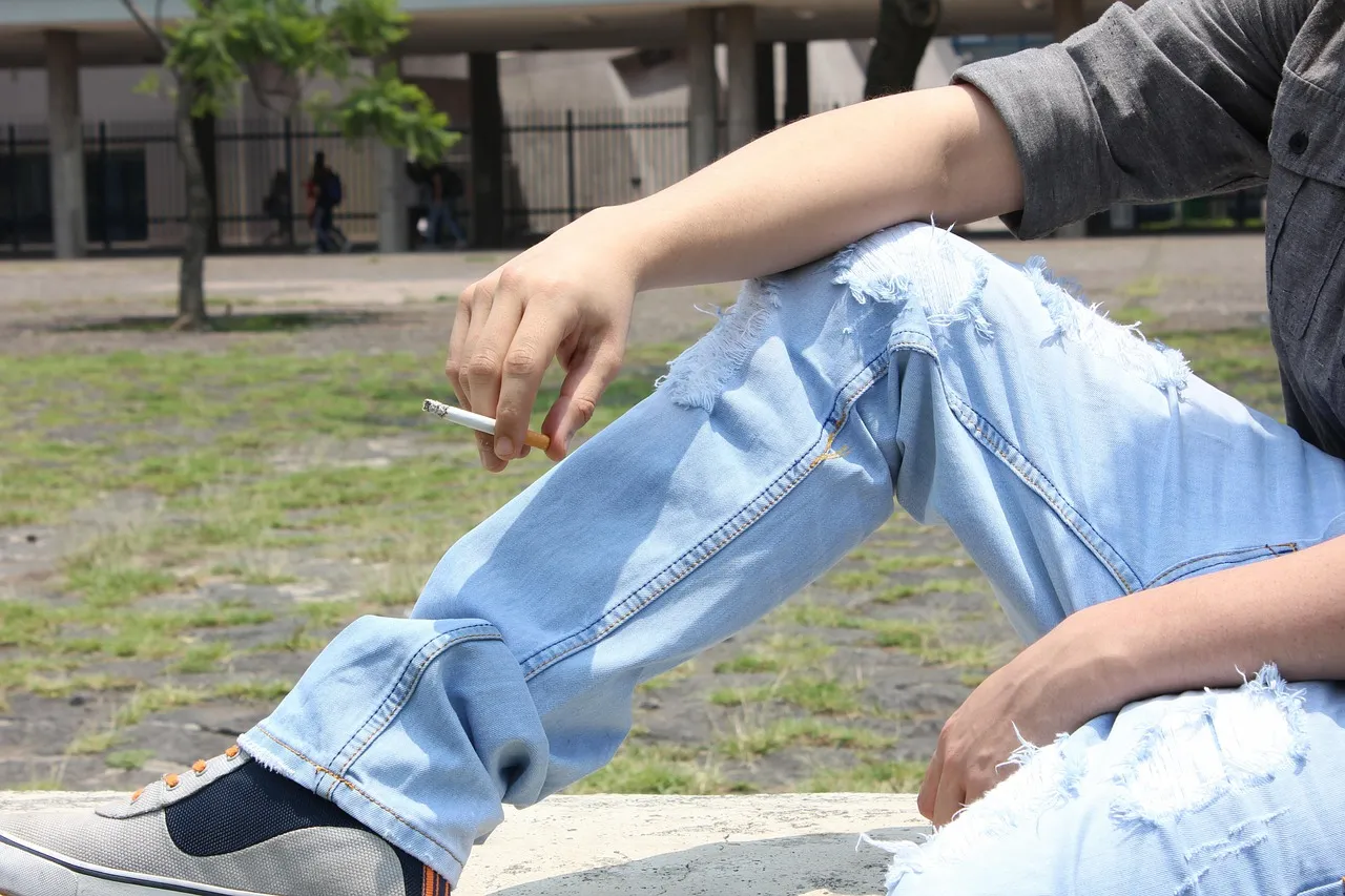 Terreur Graphique explore son parcours vers la sobriété dans «L’Addiction, s’il vous plaît»