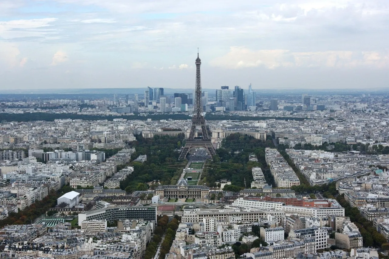 Tour Montparnasse : les prochaines semaines pourraient sceller l'avenir du chantier de rénovation