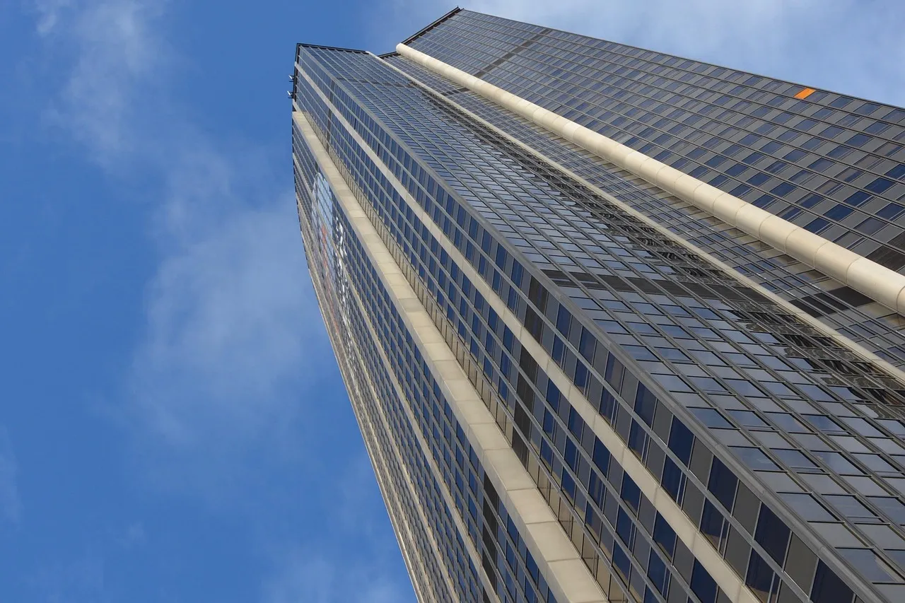 Tour Montparnasse : les prochaines semaines pourraient sceller l'avenir du chantier de rénovation