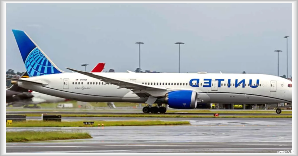Un Boeing 787 de United Airlines fait demi-tour en urgence après une alerte de feu sur le moteur