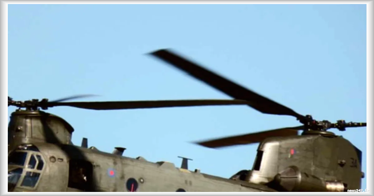 Un hélicoptère Chinook effectue un atterrissage automatisé sans intervention du pilote, une première selon Capital
