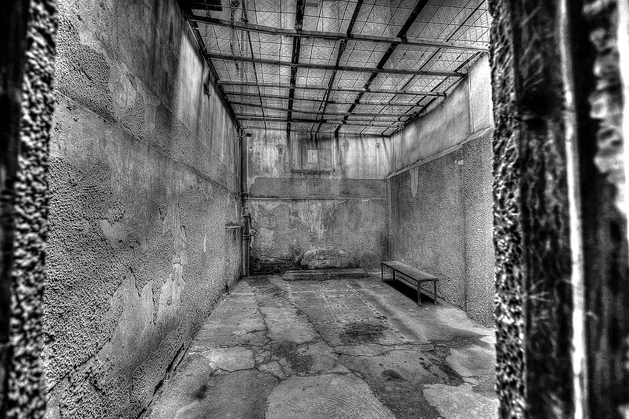 Un jeune détenu de 19 ans décède dans sa cellule après une crise d'épilepsie