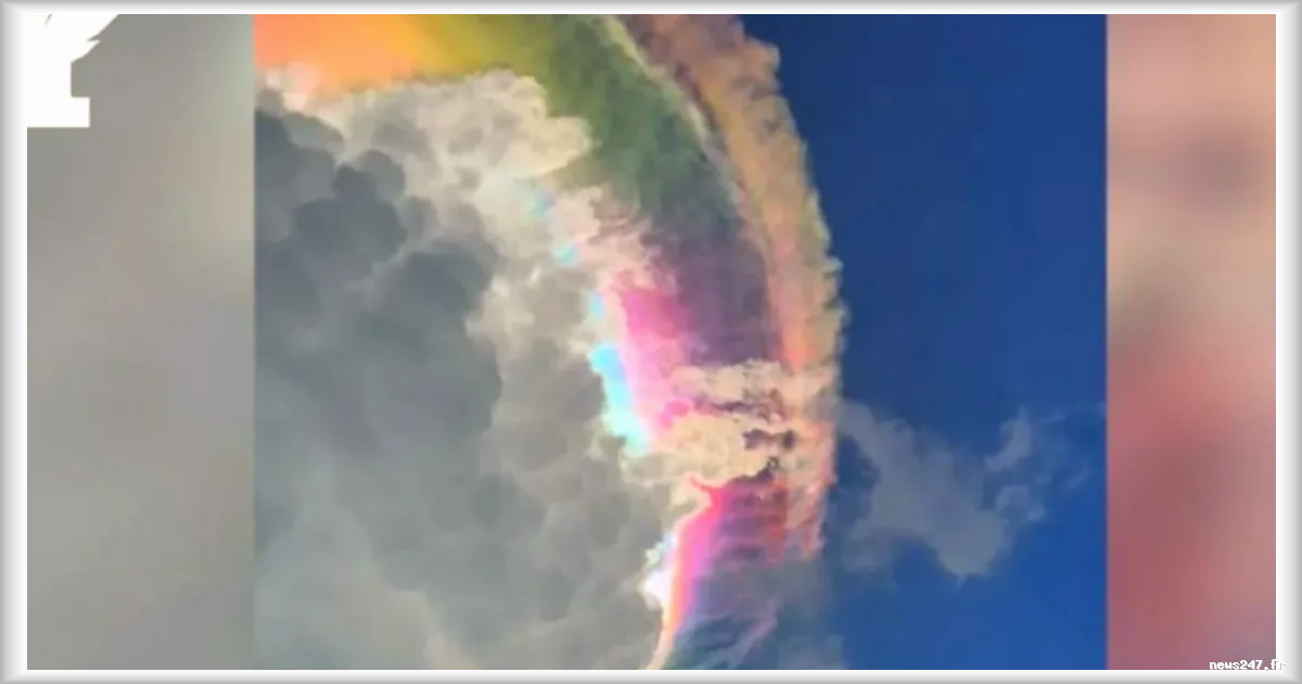 Un nuage iridescent spectaculaire observé dans le ciel indonésien