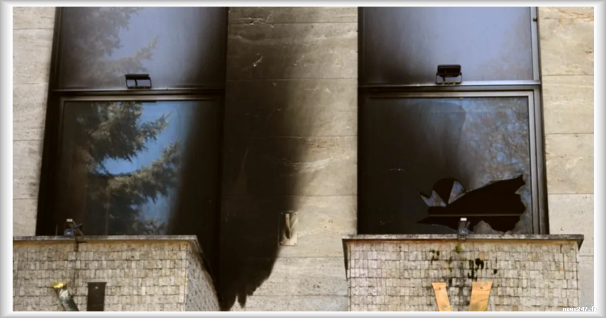 Un suspect interpellé pour l'attaque au cocktail Molotov contre le Centre russe de Prague