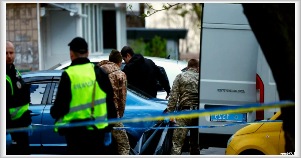 Une fusillade meurtrière secoue Kiev, l'ombre de Moscou plane