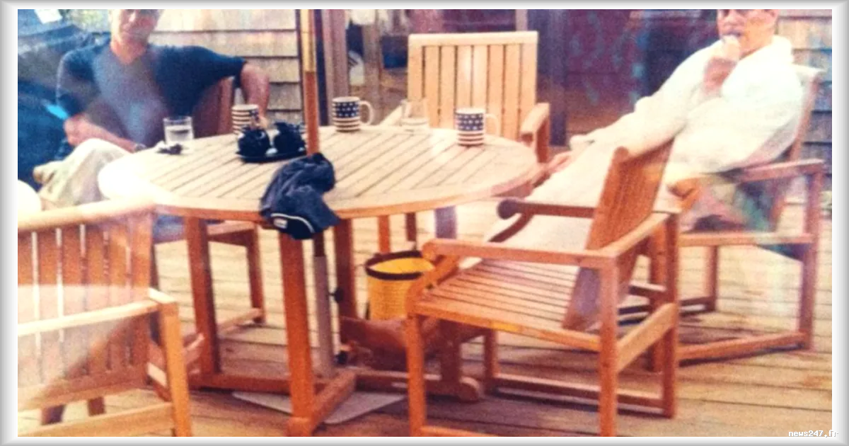 Une photo inédite révèle la rencontre entre Jeffrey Epstein, l’ex-prince Andrew et Peter Mandelson