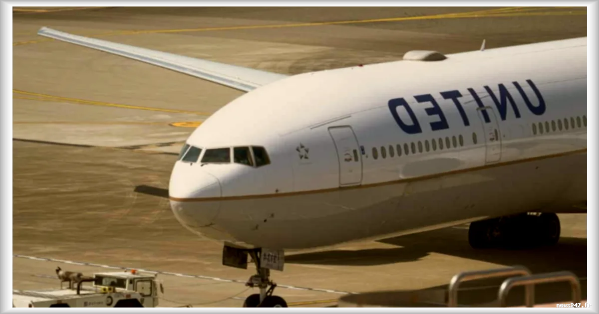 United Airlines annonce une hausse de 15 à 20 % des tarifs aériens en raison de la flambée du prix du kérosène