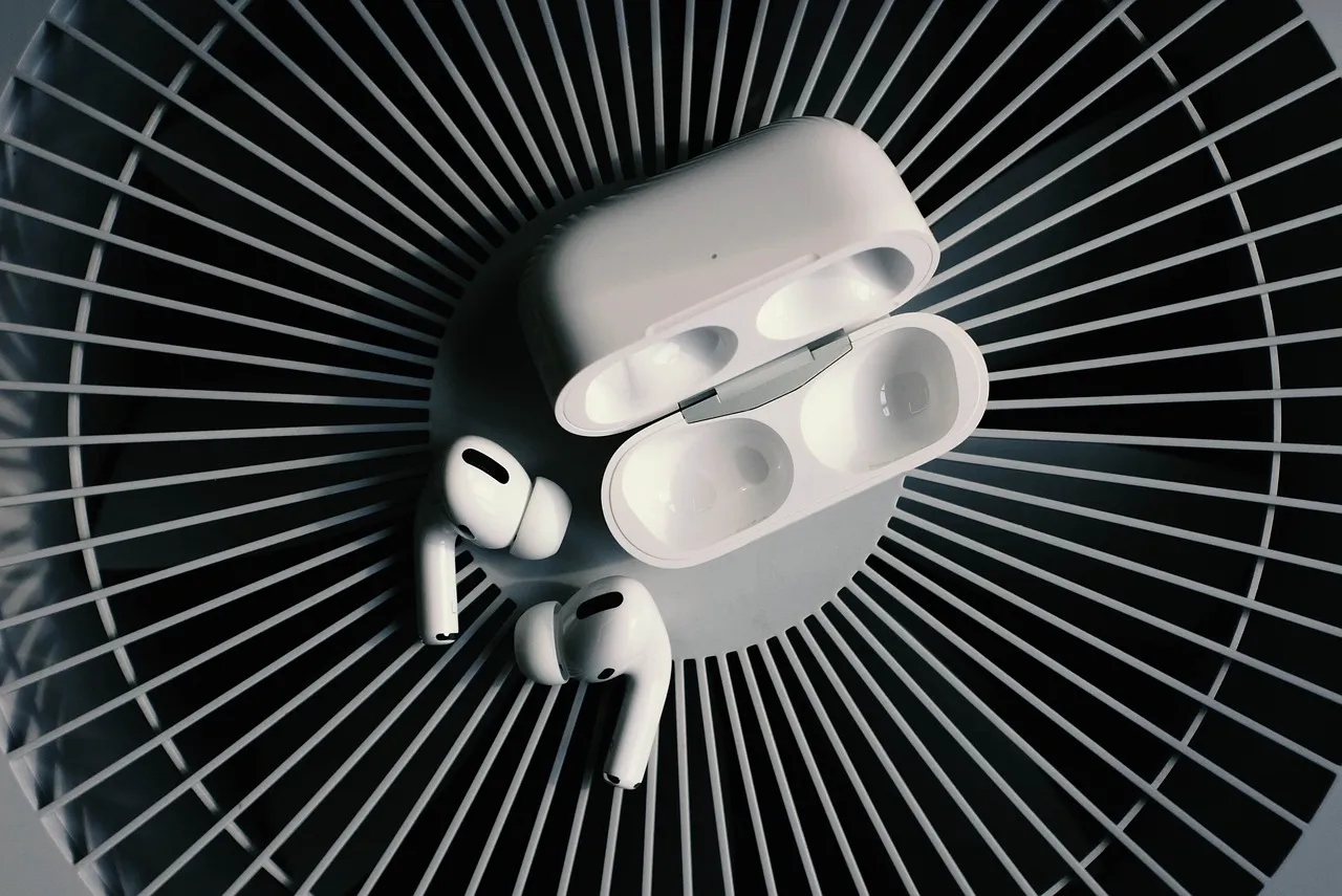 Yaber T1 Pro : Le Picoprojecteur Malin Qui Fait Aussi Veilleuse, en Promo à Moins de 160 € !